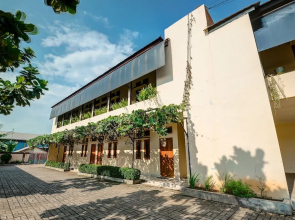 普哇加达艾里西芭图拉亚KM15号酒店(Airy Eco Cibatu Raya KM 15 Purwakarta)