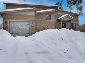 Hike + Ski: Grand Lake Cabin w/ Mtn-view Deck