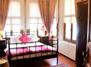 Ottoman Suites by Seratonin