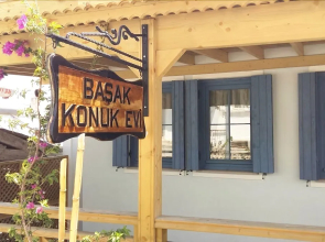 Bozcaada Basak Konukevi