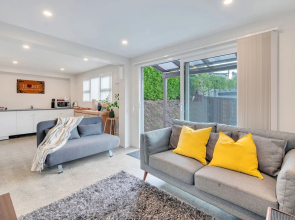 Cute And Modern Unit Free Parking And Wifi