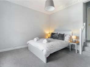 Host Stay Droitwich Road Dwelling
