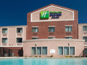 Holiday Inn Express & Suites Willcox by IHG
