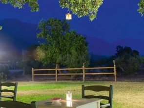 Vlyhada Residence & Restaurant