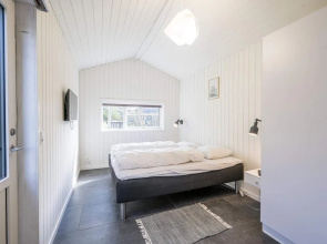 10 Person Holiday Home in Blavand
