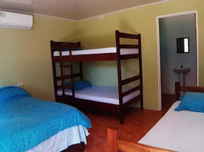 Hostal Y Cabinas Anita