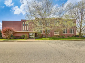 1 Mi to Allegheny River: New Kensington Studio!