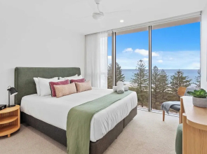 Luxury Ocean View Burleigh Apartment
