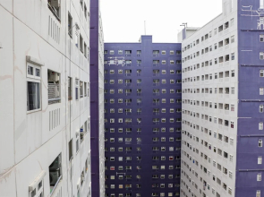 Homey And Cozy Stay 2Br At Green Pramuka City Apartment