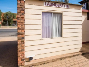 Daydream Motel and Apartments