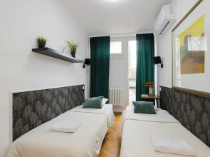 UNIT Warszawa Centrum Room by Metro Rondo ONZ