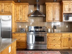 Highline by Avantstay Breathtaking Mountain Home w/ Hot Tub & Views