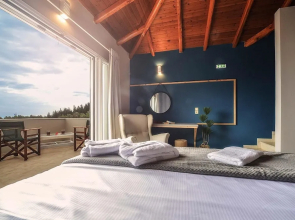 Danai Villa - Charming Escape With Oceanside Views