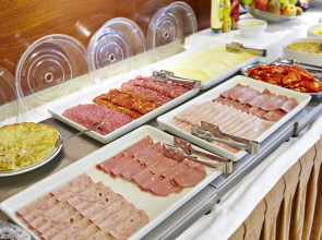 Отель Leonardo Hotel Barcelona Gran Via