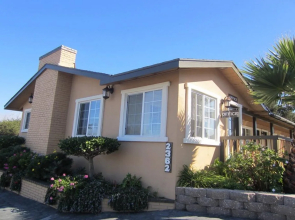 Monterey Fireplace Inn