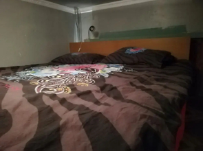 Room in House - 2 Floors 2 Bedrooms Near Central Station
