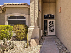 Boat Dock & Pool: Lakefront Glendale Getaway!
