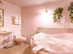 Amethyst Inn at Regents Park