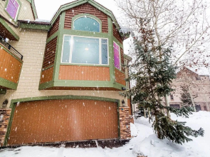 Rasor Court #20 by Summit County Mountain Retreats