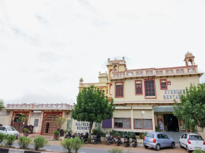Oyo 15214 Mahal Rajwada Resort