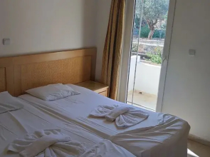 Evi Studios & Apartments Pefkos