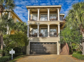 Summer Blast 4 Bedroom Holiday Home by Five Star Properties