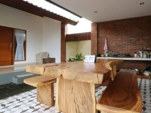 Aghasvina Guest House Canggu