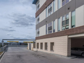 Elegant Open One Bedroom with Parking