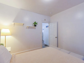 Cozy Bridgeport Apartment: 2 Mi to Downtown!