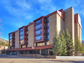 VS641H Village Square 1Br 1Ba Hotel Room