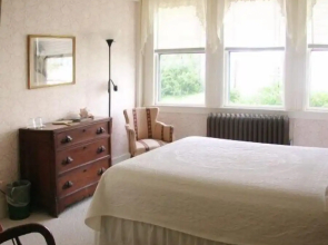Old Granite Inn Bed & Breakfast