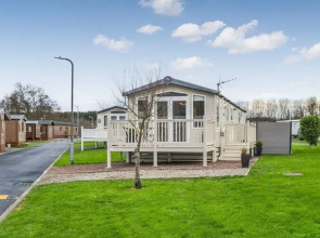 Apple Tree Lodge, Hot Tub, 3 Bedroom, 2 Bars