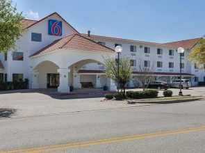 Motel 6 Fort Worth - Bedford