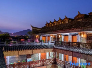 Fenghuang Ancient Town Boutique Hotel