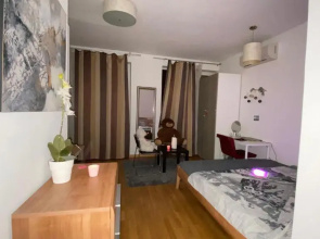Lovely Furnished Studio Apartment in City Centre