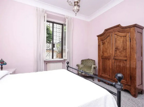 Lush Garden Steps Away from Great Park