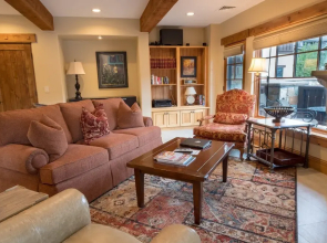 Luxury One Bedroom 1 Apartment Hotel by RedAwning