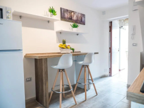 Premium Apartment in Chiaia, Naples Center, Near Seaside