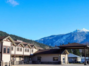 Days Inn & Suites Revelstoke