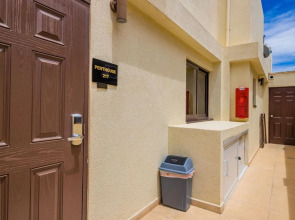Unique 2BR Penthouse w Privaterooftop Palmbeach