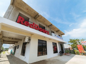 RedDoorz Near Lucap Wharf Alaminos