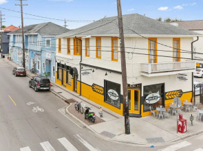Freret Apartments near Street Car & Tulane