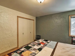 Walk to Town & Coast: Anchorage Condo w/ Fireplace