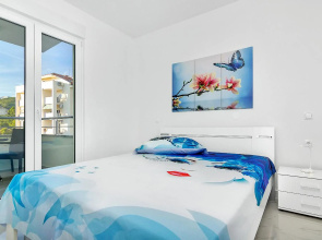 Penthouse Lush Makarska