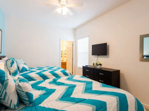 Home Theater, Games Room, Pool, Spa & Lake View!!