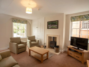 Spacious 2 Bedroom Apartment Surrounded with 36 Acres of Parkland