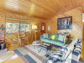 Idyllwild Cabin w/ Deck & Tahquitz Peak Views
