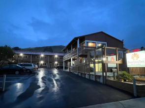 Beachwalker Inn and Suites