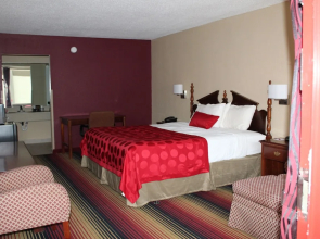 Ramada Perry Near Fairgrounds