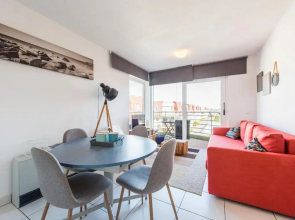 Modern Apartment with Terrace & public Pool